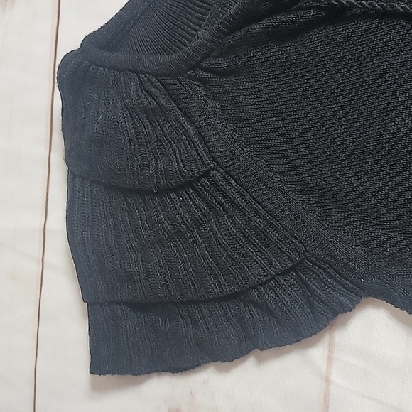 ANTHROPOLOGIE Black Flutter Sleeve Short Sleeve Blended Sweater size Small - Picture 3 of 6